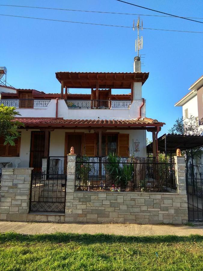 Family Seaside House In Mouries Villa Paralia Dionisiou Eksteriør billede