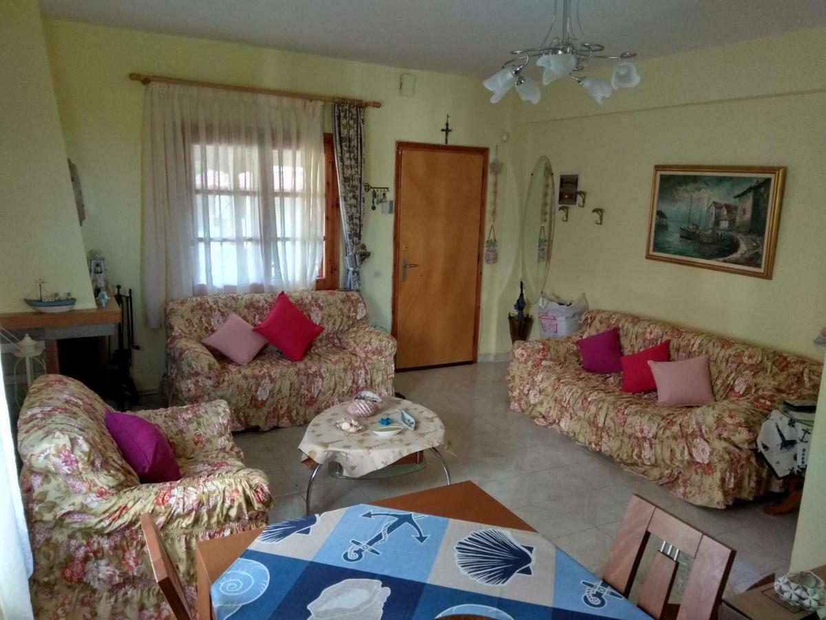 Family Seaside House In Mouries Villa Paralia Dionisiou Eksteriør billede